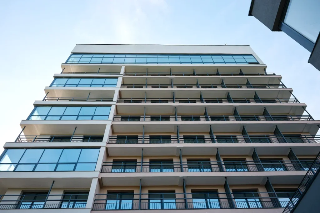 Номер люкс панорамный с видом на озеро