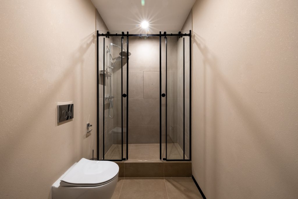 Проживание в Семейный двухкомнатный номер с видом на озеро в термальном курорте Баден Баден Еткуль