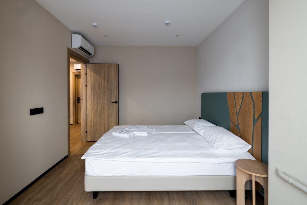 Семейный двухкомнатный номер с видом на лес