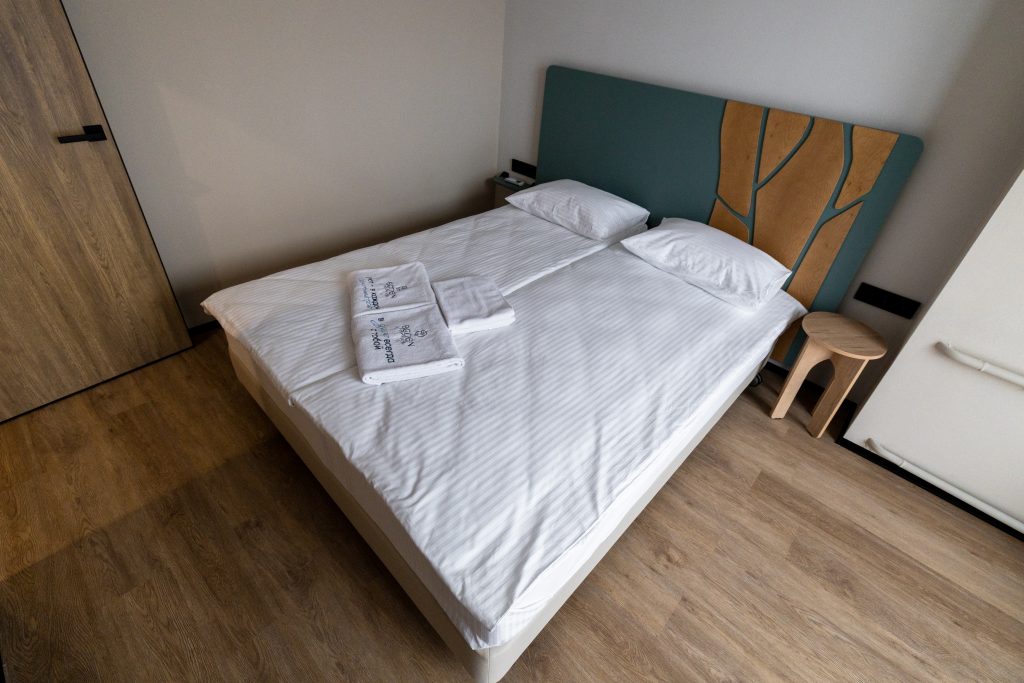 Проживание в Семейный двухкомнатный номер с видом на лес в термальном курорте Баден Баден Еткуль